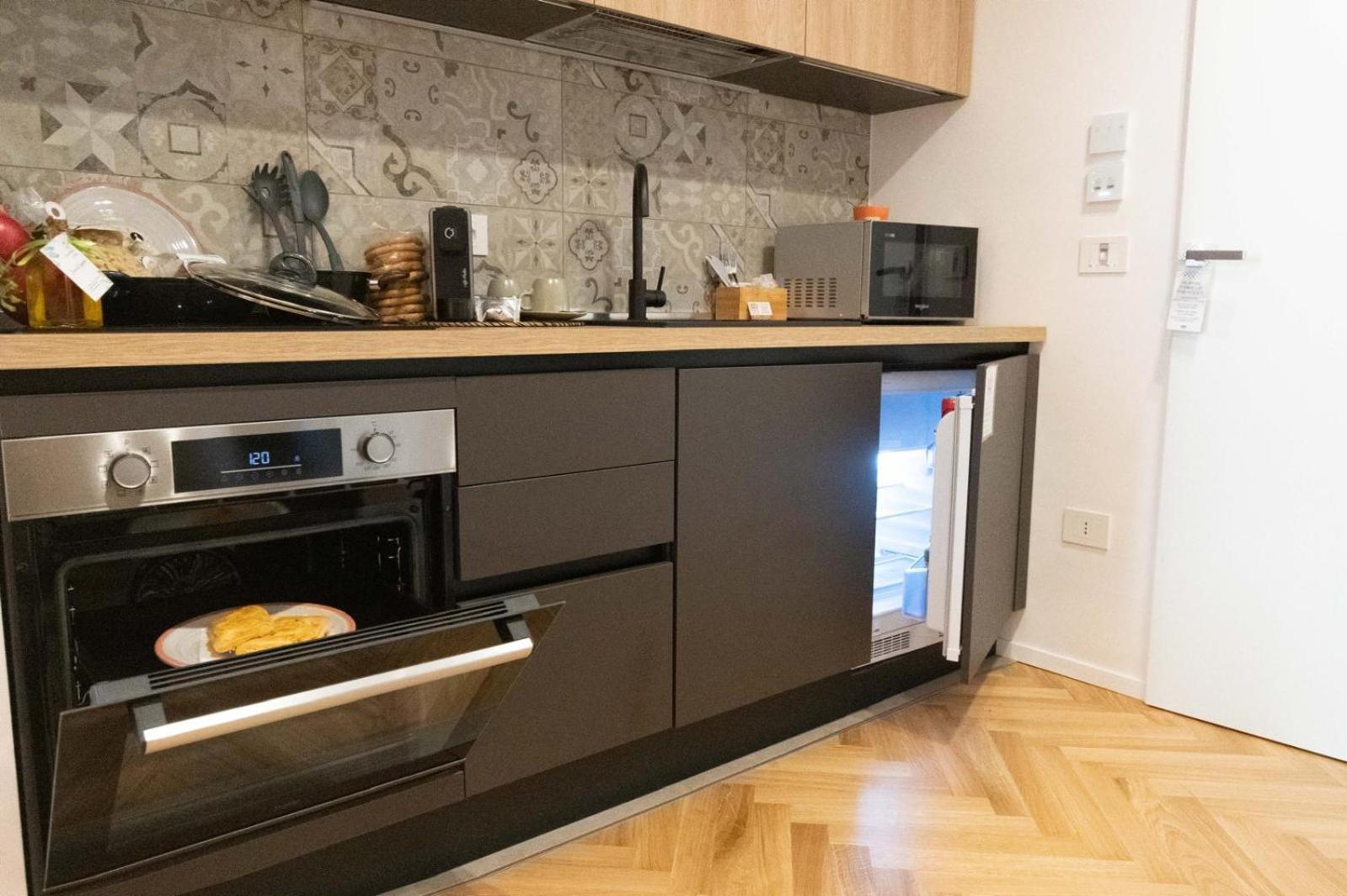 Centro Storico Rooms & Suites Manfredonia Bagian luar foto